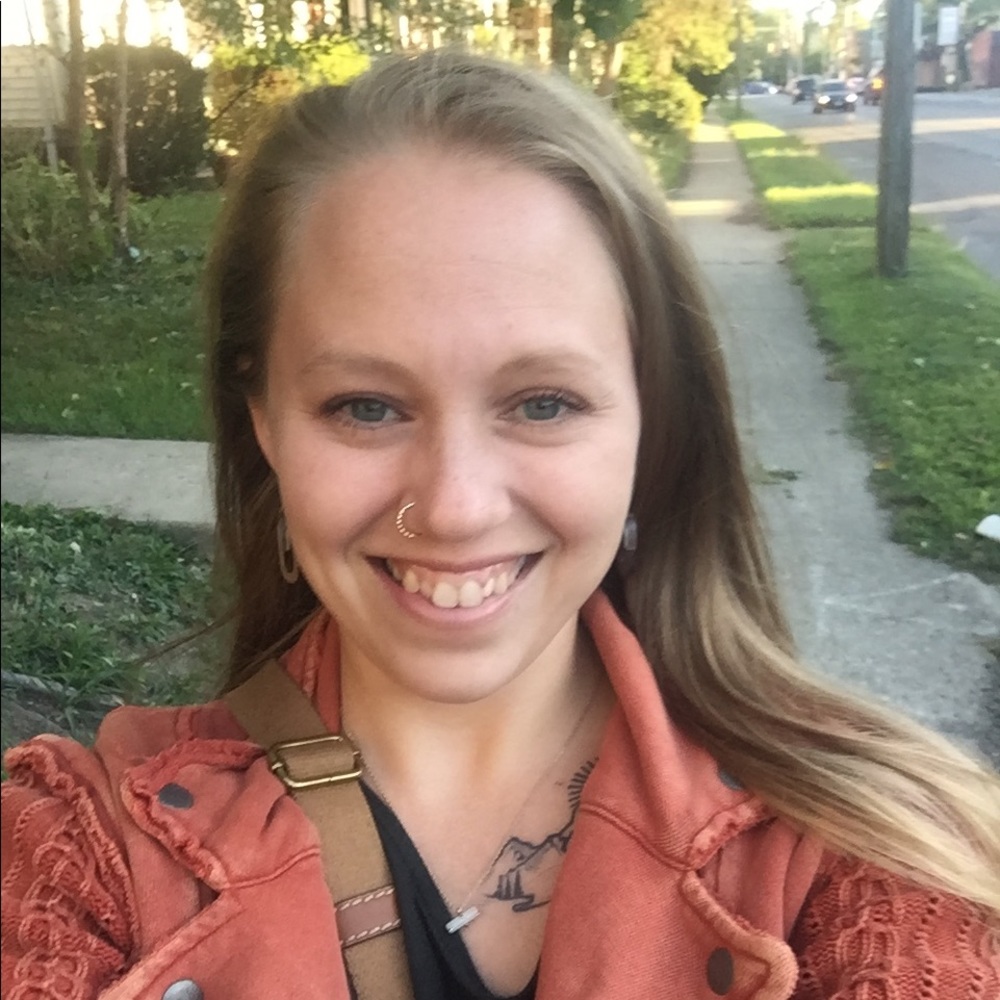 Meet your Posher, Alicia